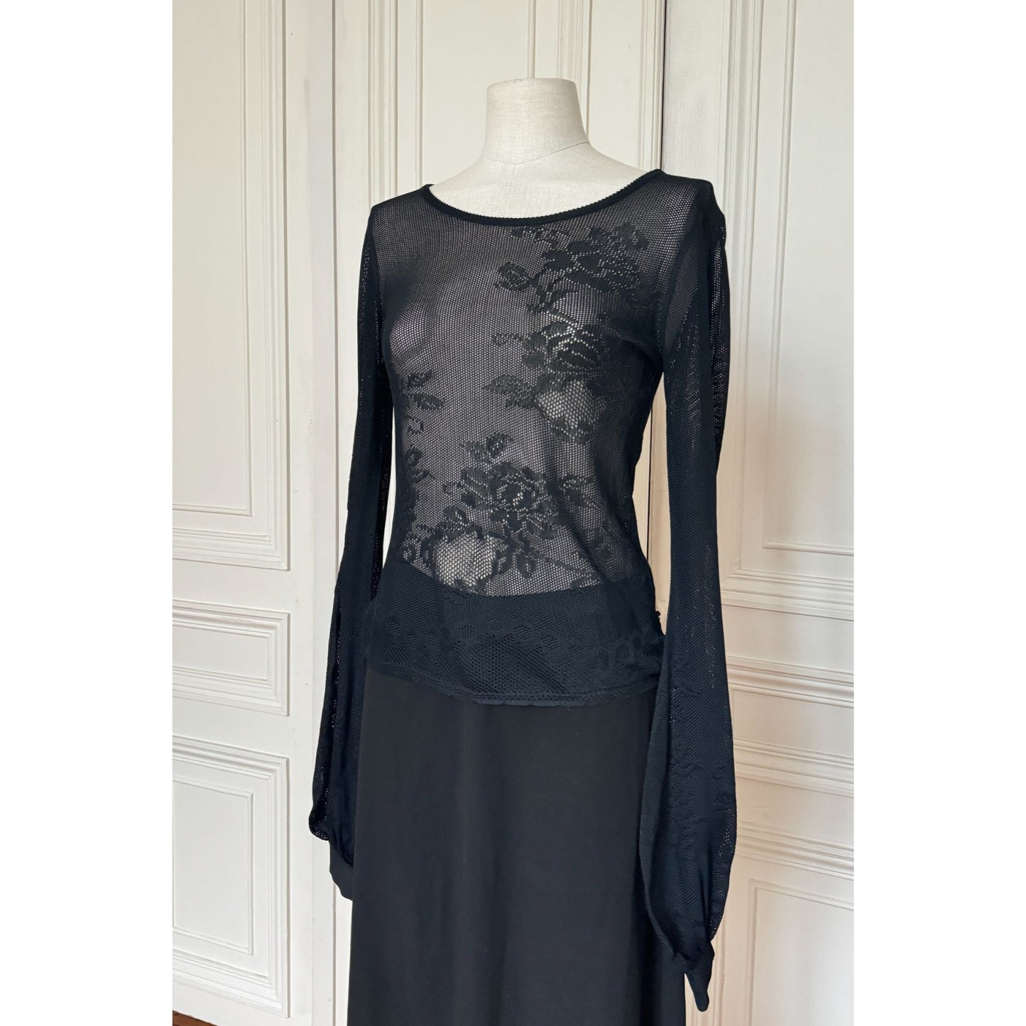 Spring/Summer 2005 Black Floral Lace Balloon-Sleeve Top 