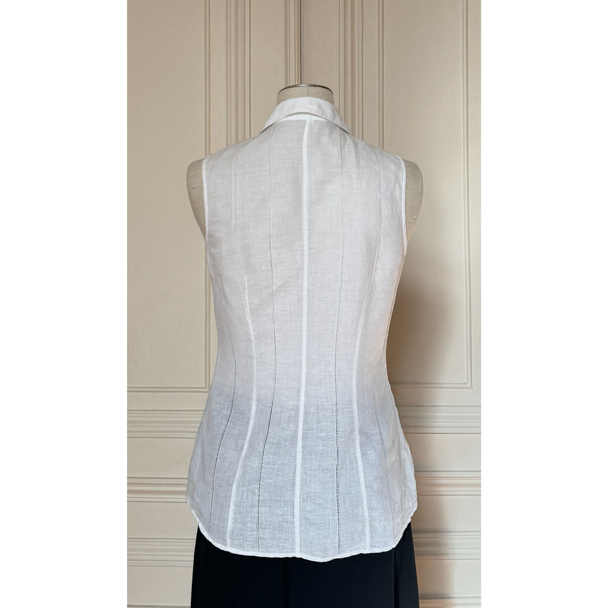 1980s White Linen Blend Sleeveless Blouse