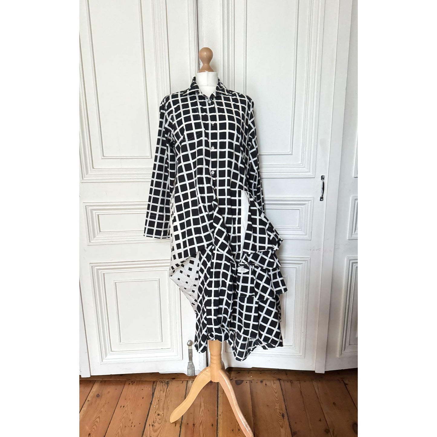 Spring Summer 2009  Black & White Geometric Ruffle Dress